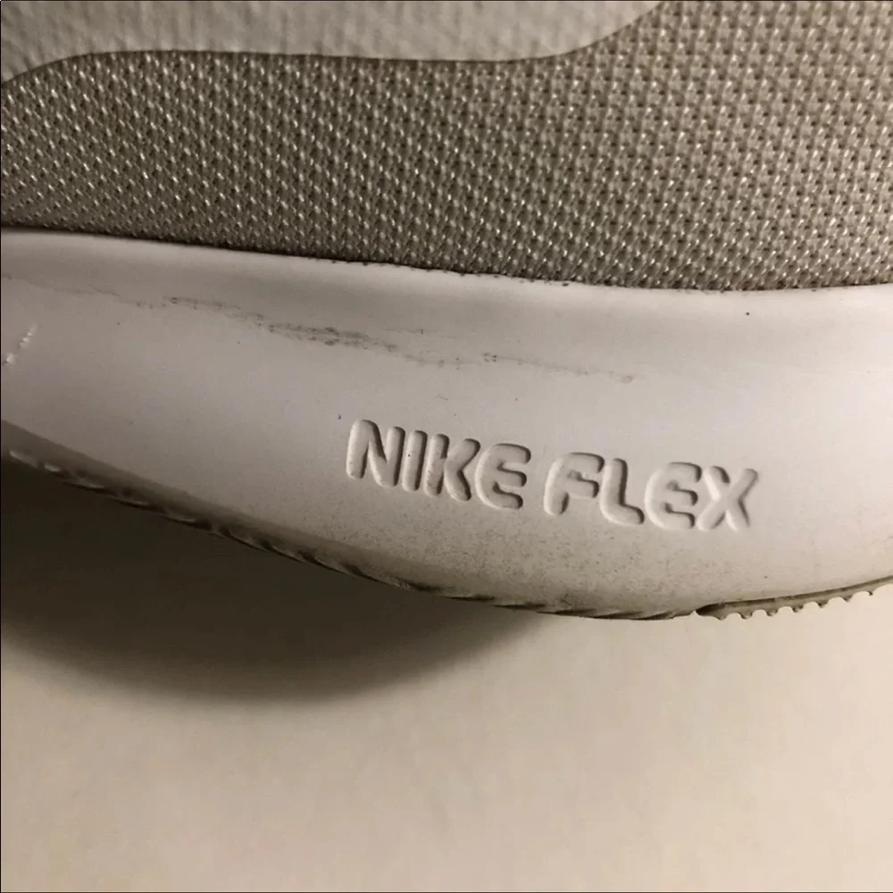 Nike‎ Flex Size 7 Woman’s Shoes
